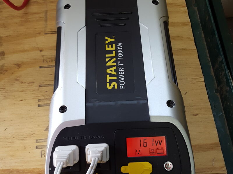 1,000 W 12 V Inverter with Load Display, 2 x NEMA 5-15